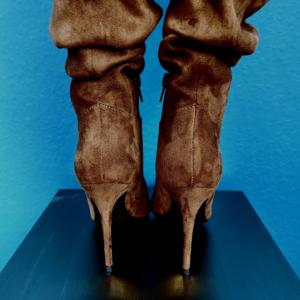🆕️🍁🌻 JEFFREY CAMPBELL Pilla Scrunched Boots in Brown Suede // (NWT) - Picture 5 of 13